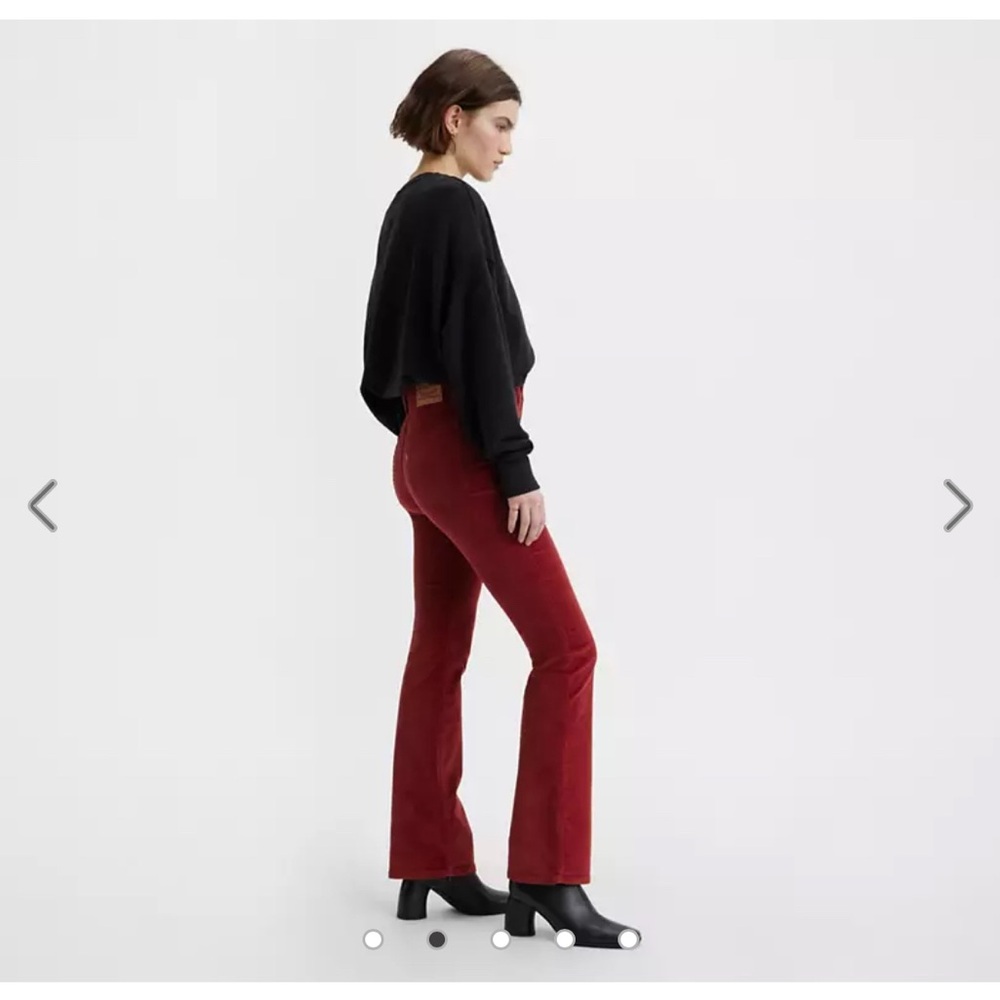 Levi’s 725 HIGH RISE BOOTCUT CORDUROY WOMEN'S PANTS. Like new, size 27.